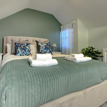 The Nook - A Modern 2 Bedroom Loft With Parking Ripon Exterior photo