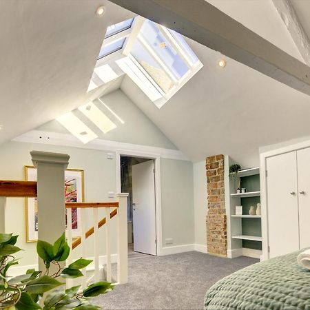 The Nook - A Modern 2 Bedroom Loft With Parking Ripon Exterior photo