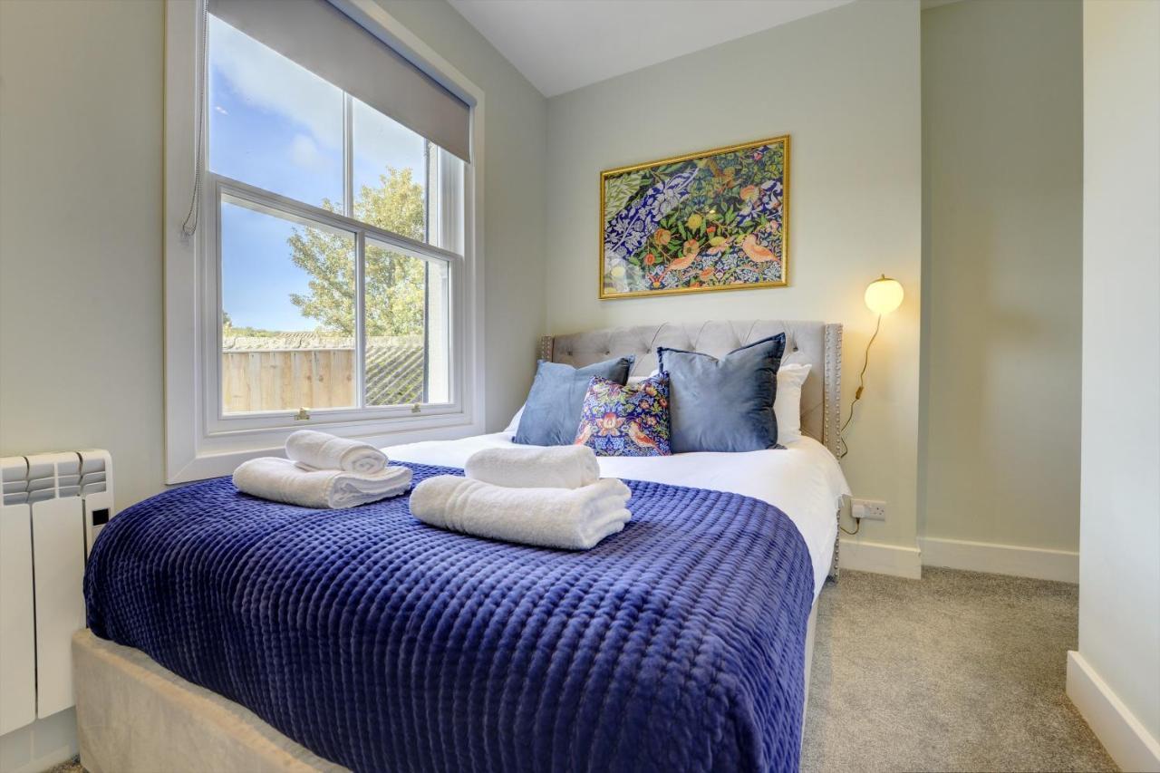 The Nook - A Modern 2 Bedroom Loft With Parking Ripon Exterior photo