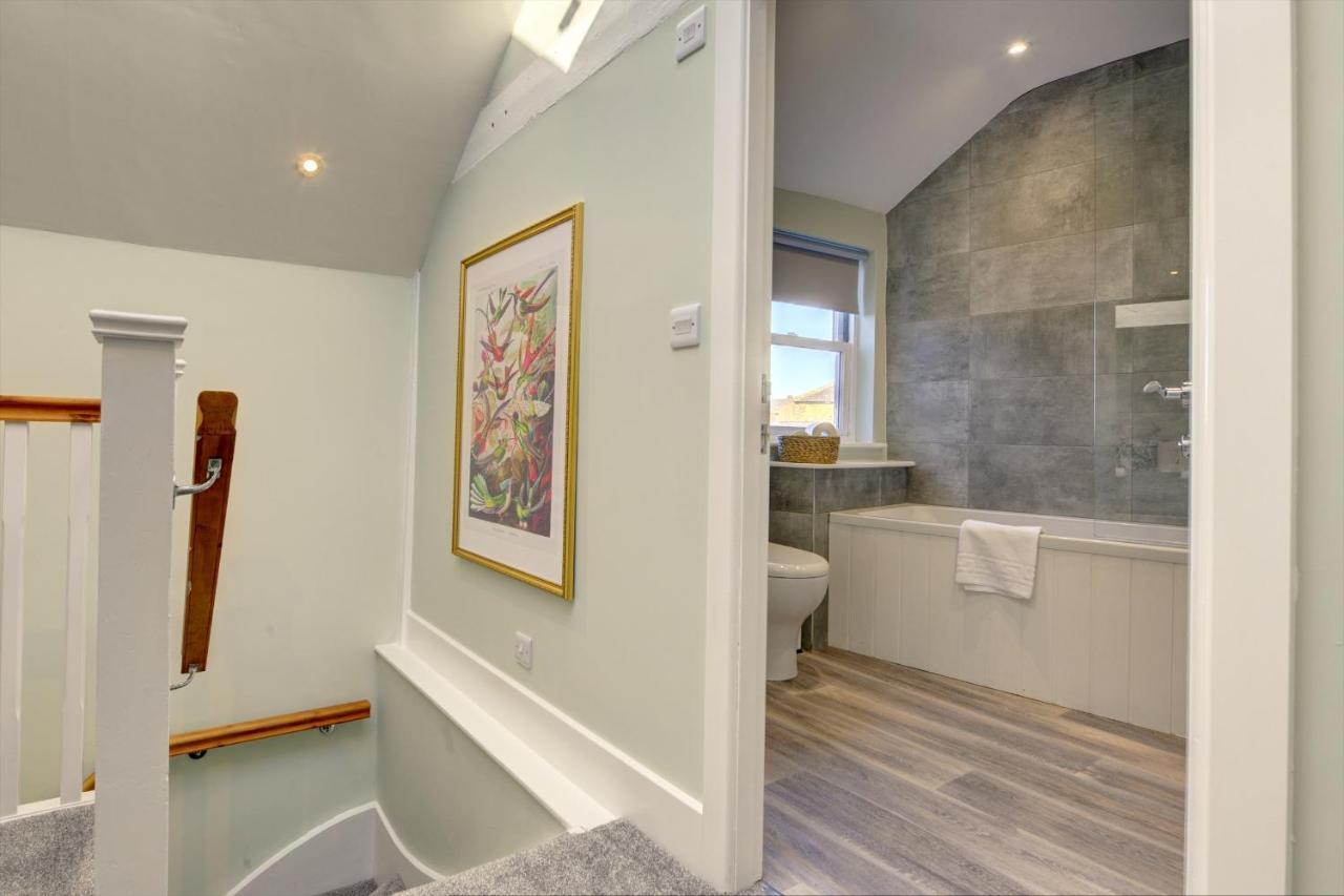 The Nook - A Modern 2 Bedroom Loft With Parking Ripon Exterior photo