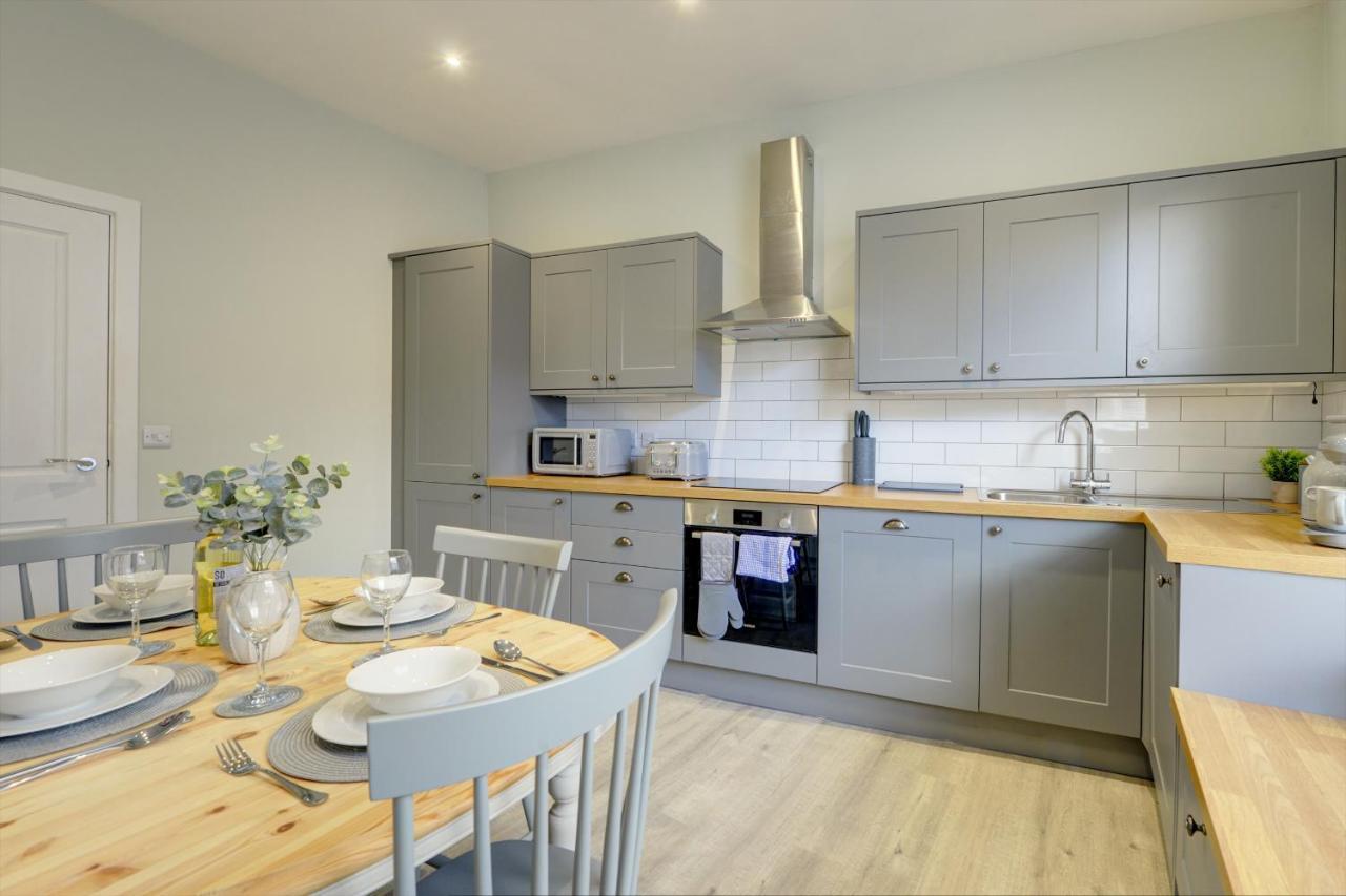 The Nook - A Modern 2 Bedroom Loft With Parking Ripon Exterior photo